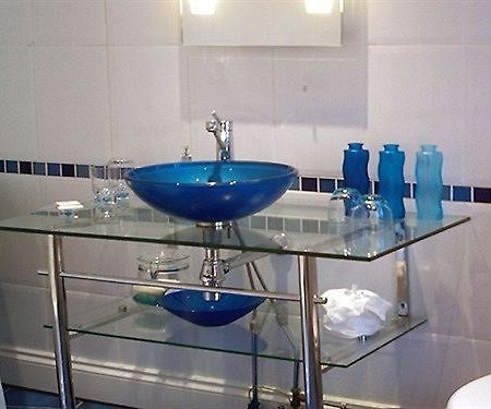 Linchens Bed And Breakfast Felbridge Экстерьер фото