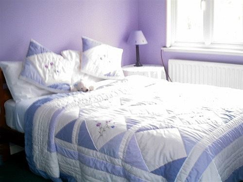 Linchens Bed And Breakfast Felbridge Экстерьер фото