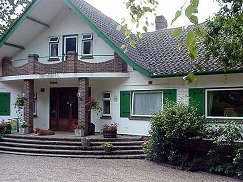 Linchens Bed And Breakfast Felbridge Экстерьер фото